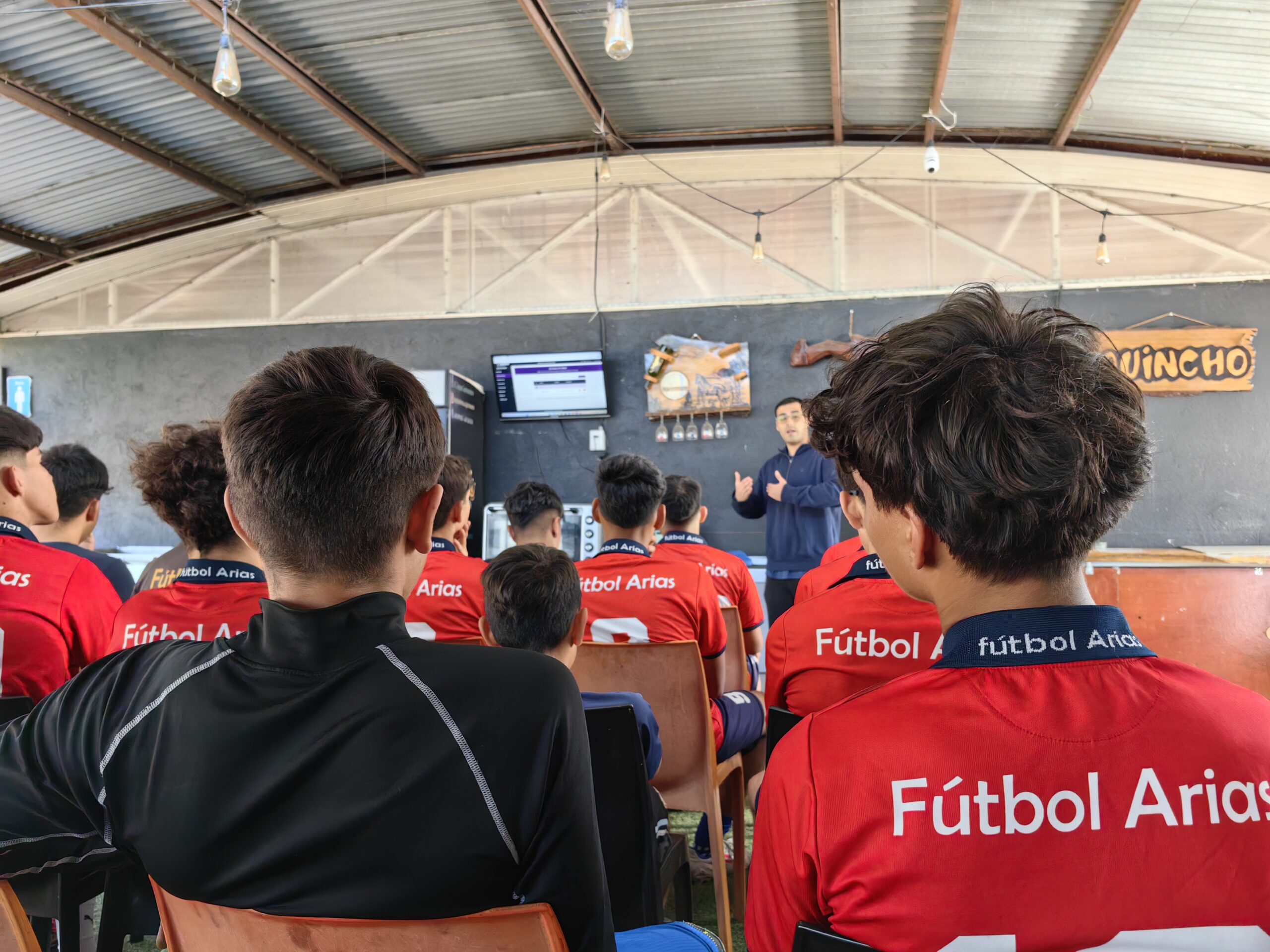 INNOVACIÓN Y CIENCIA: FÚTBOL ARIAS INCORPORA TECNOLOGÍA DE PRIMERA DIVISIÓN EN SU ÁREA NUTRICIONAL